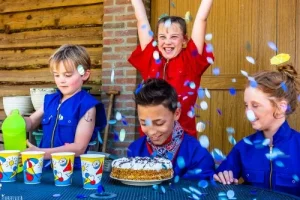 Super-vrolijke-verjaardag vier je bij de Flierefluiter in raalte